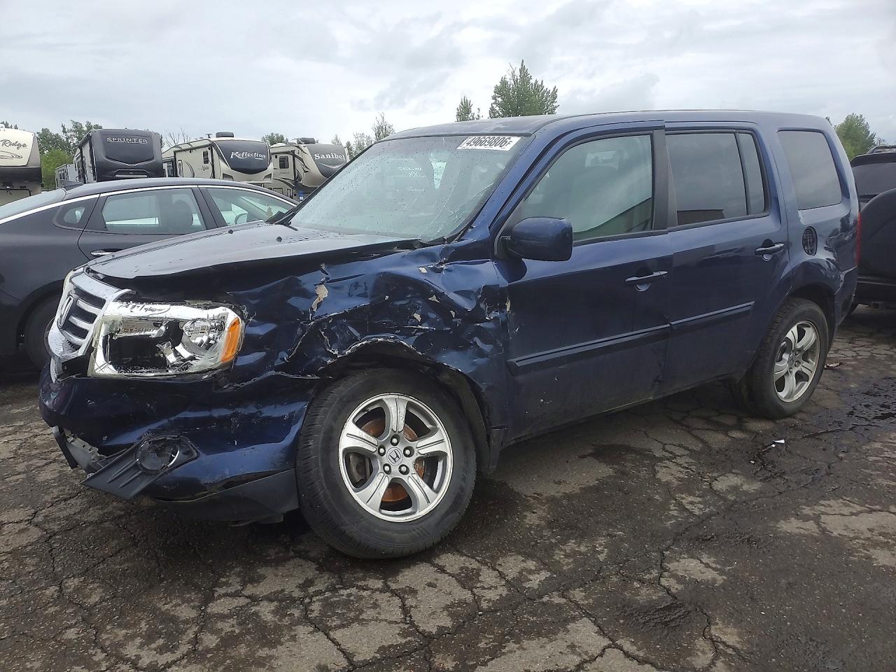 Salvage Honda Pilot Image