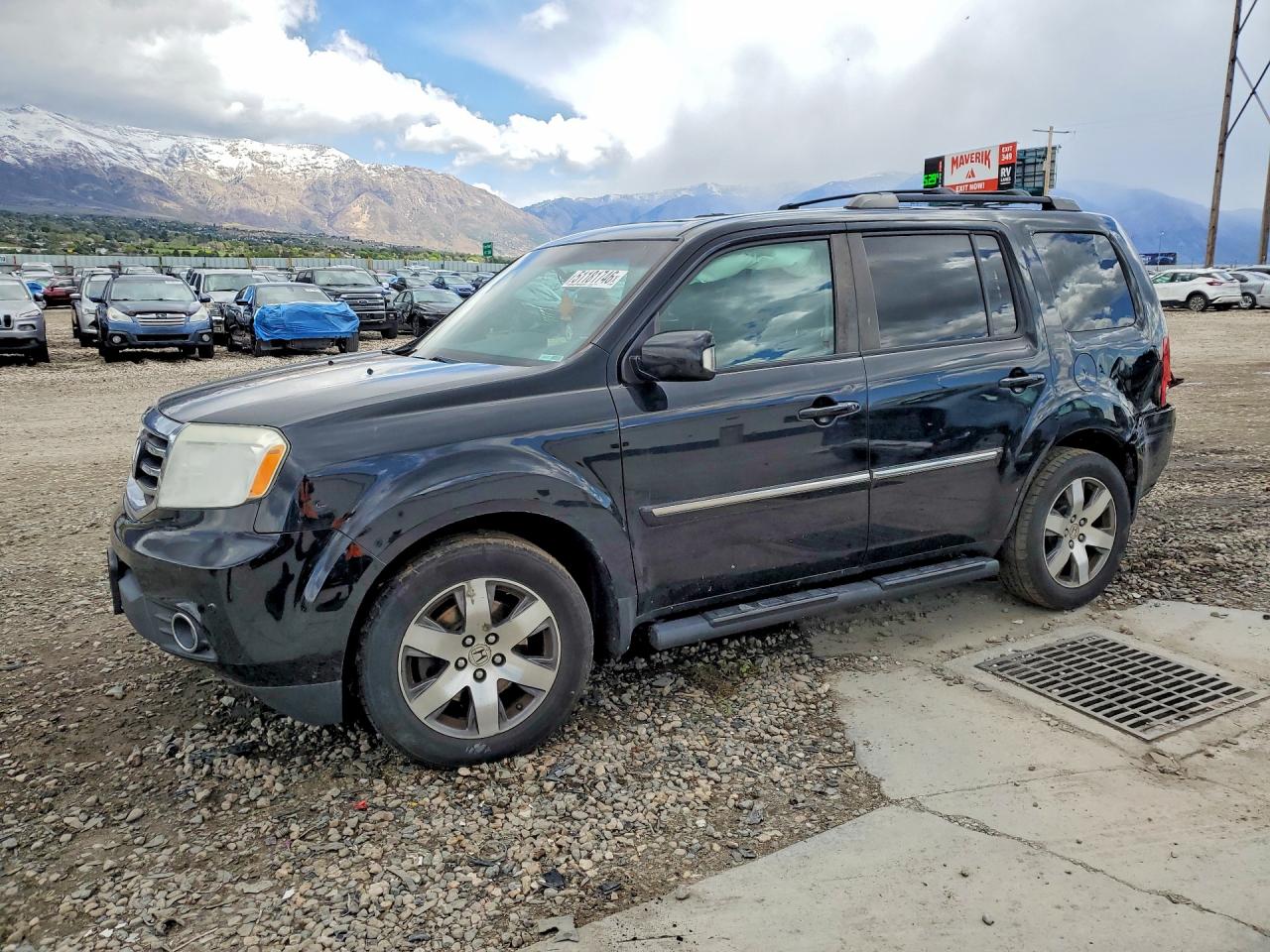 Salvage Honda Pilot Image