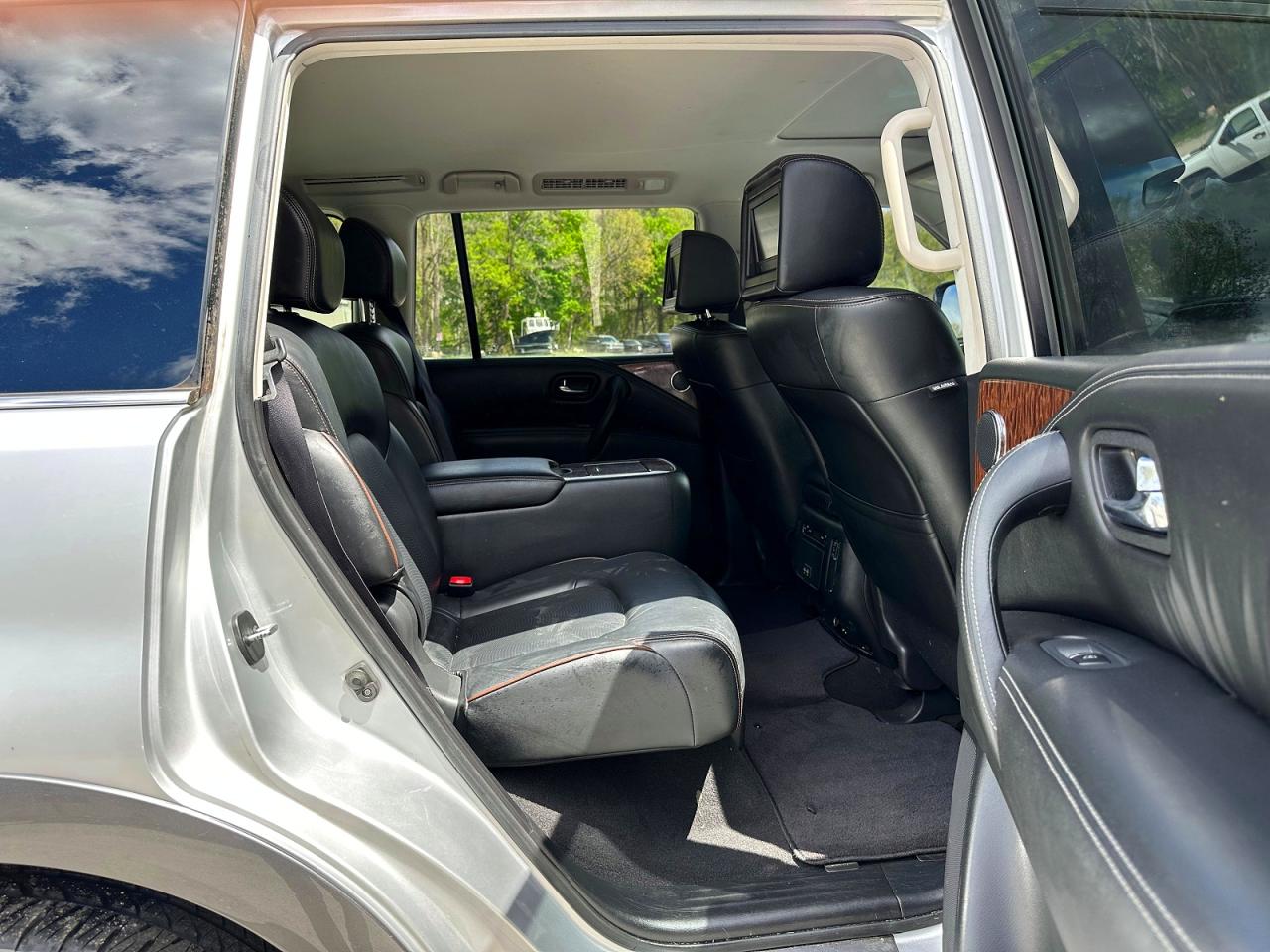 Nissan Armada Platinum