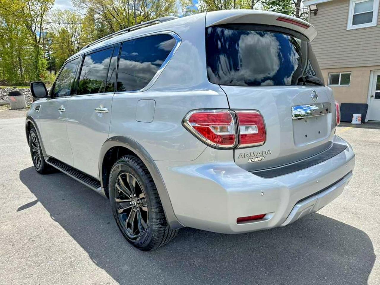 Nissan Armada Platinum