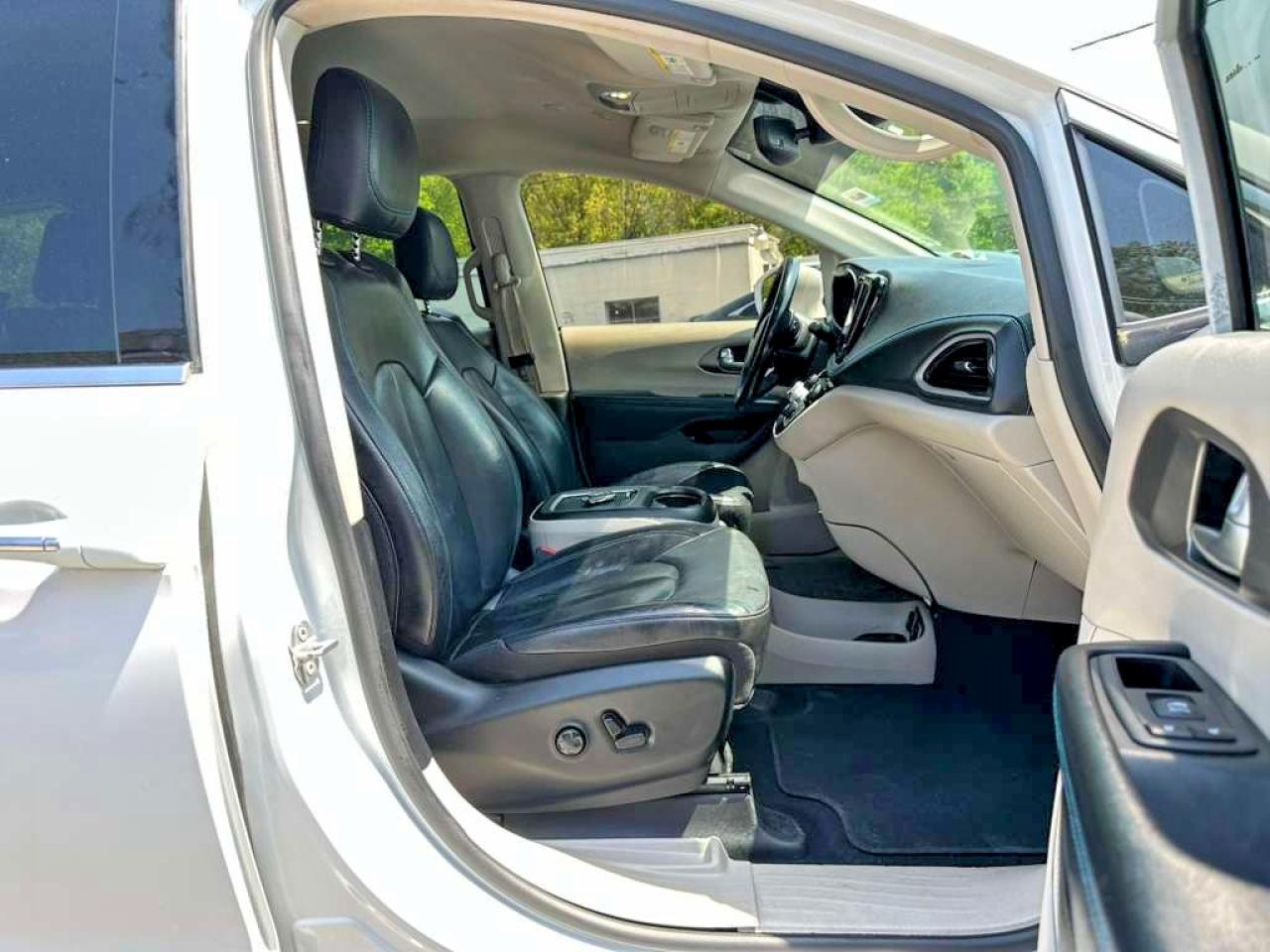 Chrysler Pacifica Hybrid Touring L