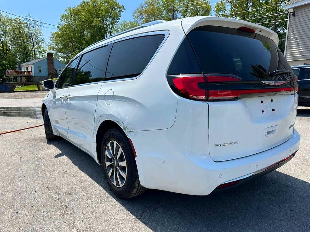 Chrysler Pacifica Hybrid Touring L