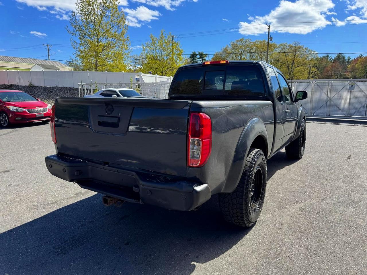 Nissan Frontier Sv V6