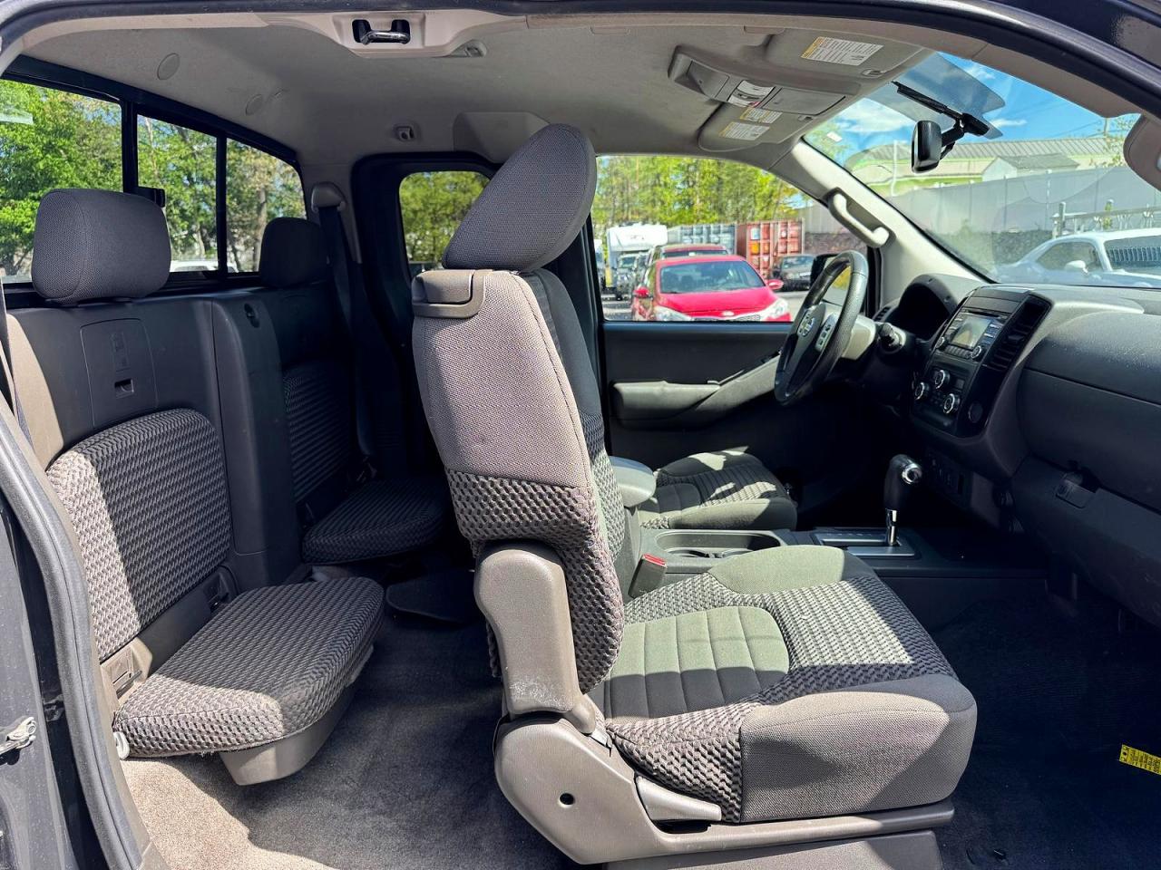 Nissan Frontier Sv V6