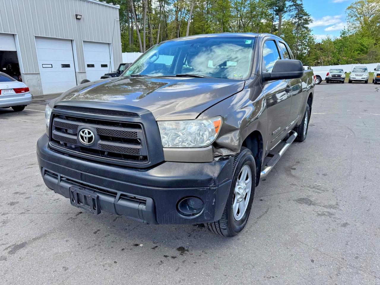 Salvage Toyota Tundra Image