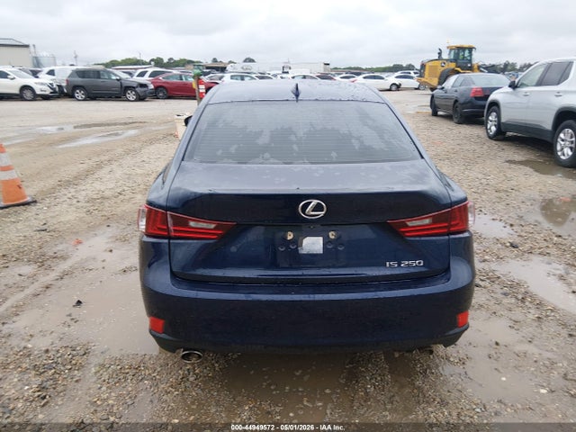Lexus Is