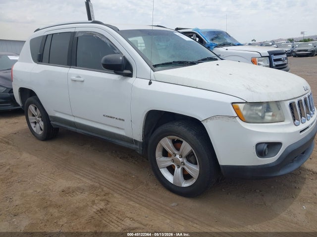 Salvage Jeep Compass Image