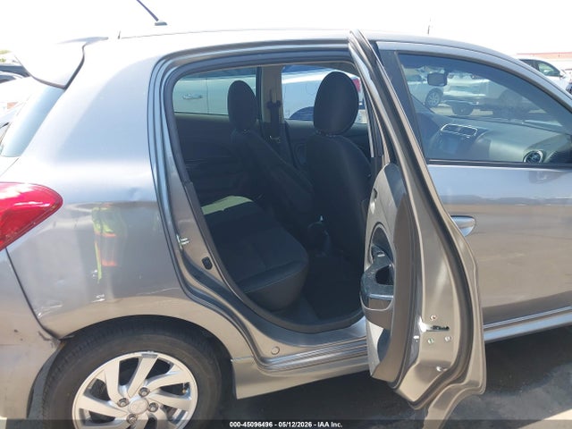 Mitsubishi Mirage Se