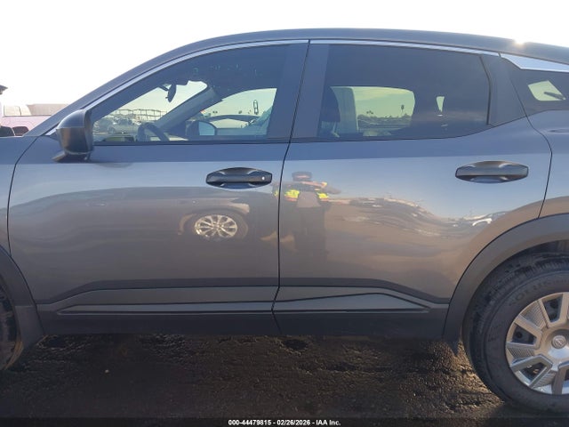 Nissan Kicks S Fwd