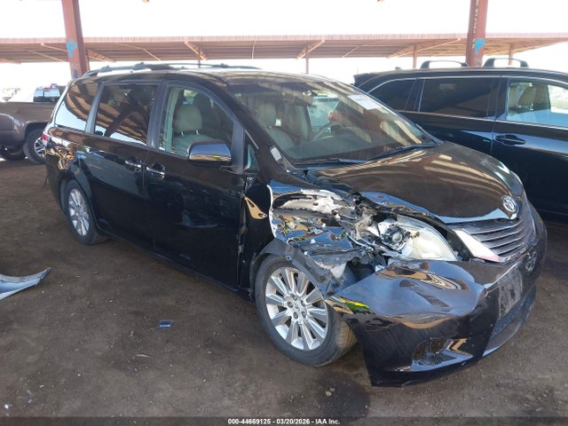 Salvage Toyota Sienna Image