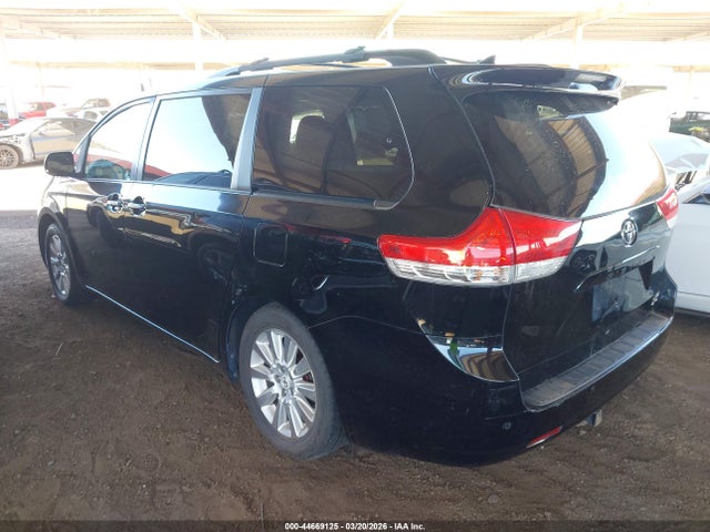 Toyota Sienna Xle