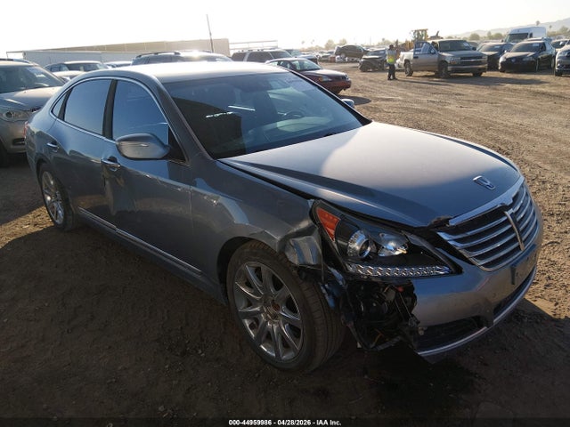 Salvage Hyundai Equus Image