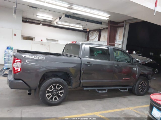 Toyota Tundra Sr5 5.7l V8