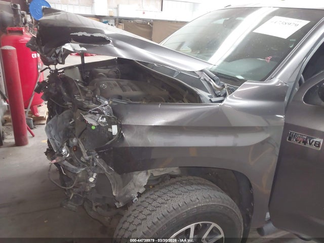 Toyota Tundra Sr5 5.7l V8