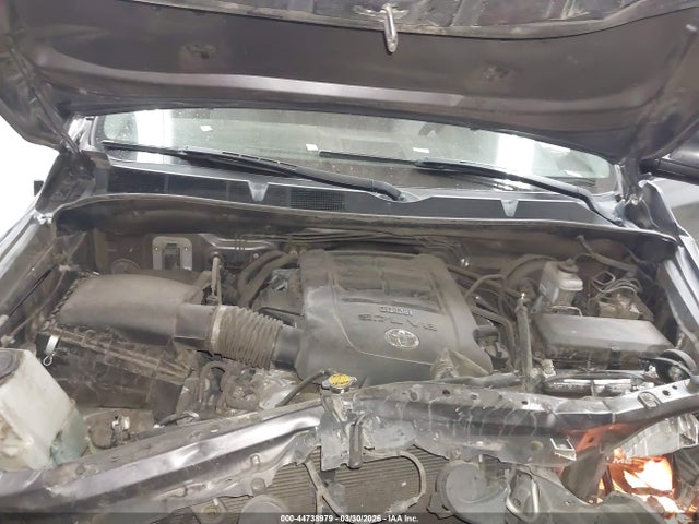 Toyota Tundra Sr5 5.7l V8