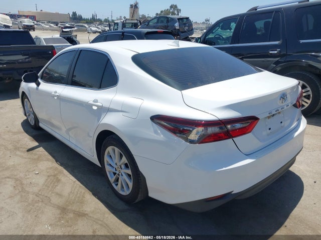 Toyota Camry Le