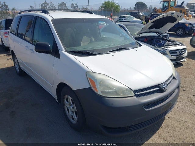 Salvage Toyota Sienna Image