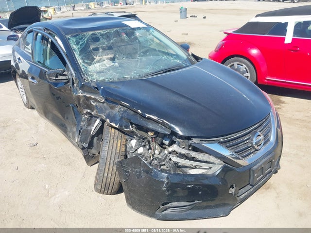 Salvage Nissan Altima Image