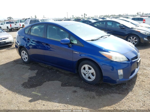 Salvage Toyota Prius Image