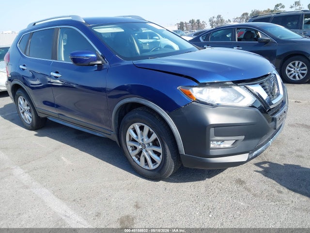 Salvage Nissan Rogue Image