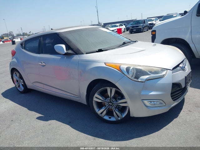 Salvage Hyundai VELOSTER Image