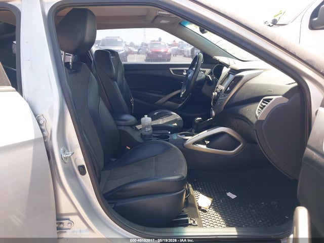 Hyundai VELOSTER