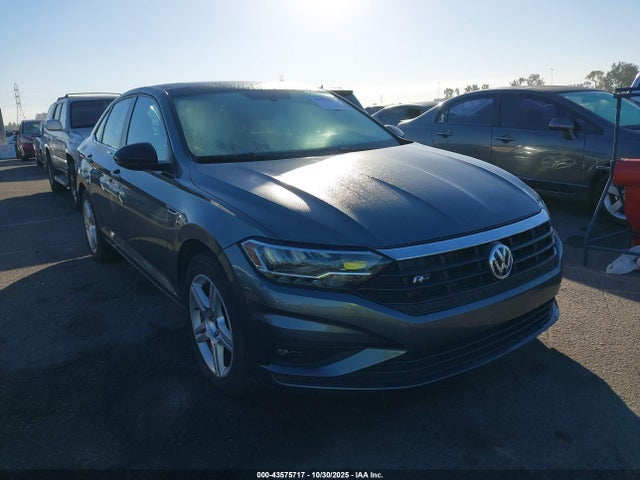 Salvage Volkswagen Jetta Image