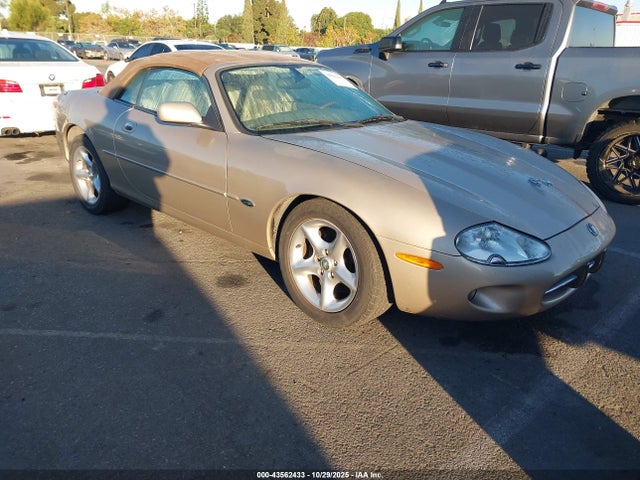 Salvage Jaguar Xk8 Image