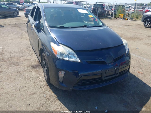Salvage Toyota Prius Image