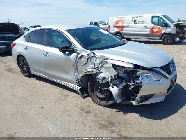 Salvage Nissan Altima Image