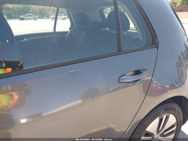 Volkswagen e-Golf Se