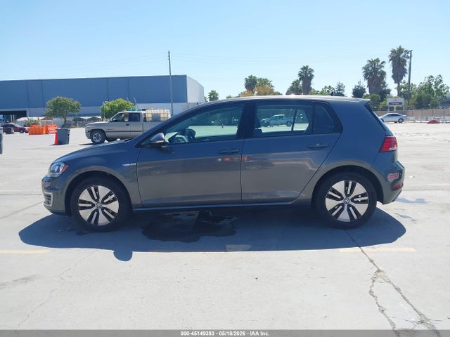Volkswagen e-Golf Se