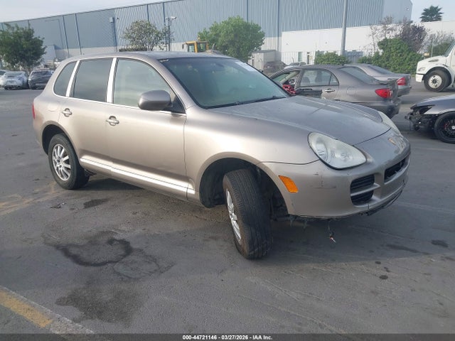Salvage Porsche Cayenne Image