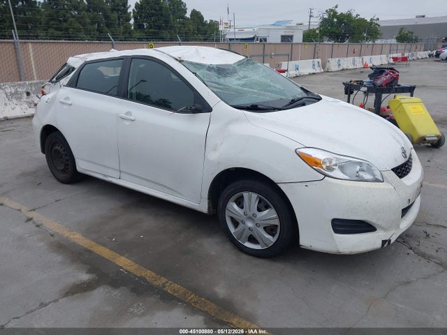 Salvage Toyota Matrix Image