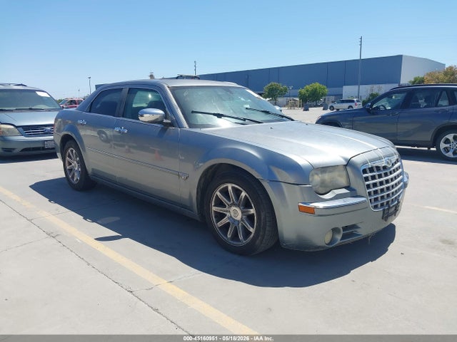 Salvage Chrysler 300c Image