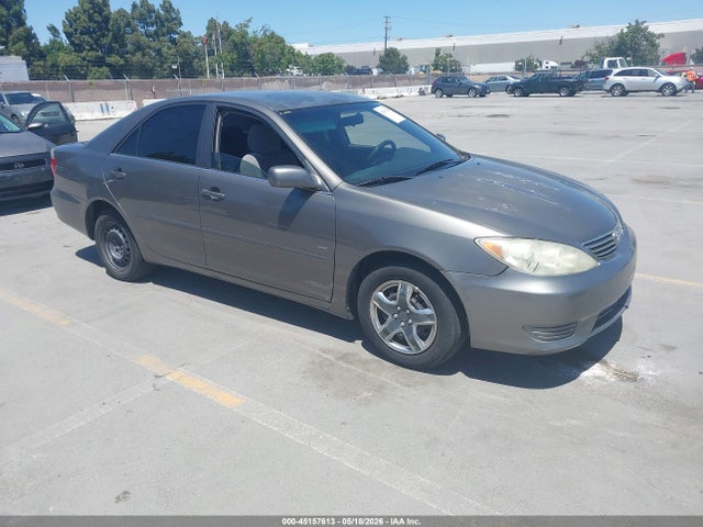 Salvage Toyota Camry Image