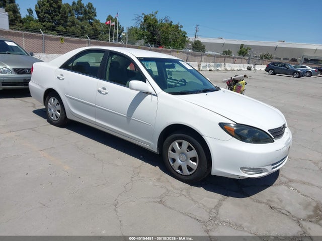 Salvage Toyota Camry Image