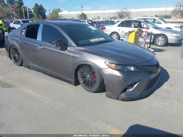 Salvage Toyota Camry Image