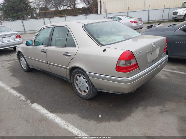 Mercedes-Benz C-Class 220