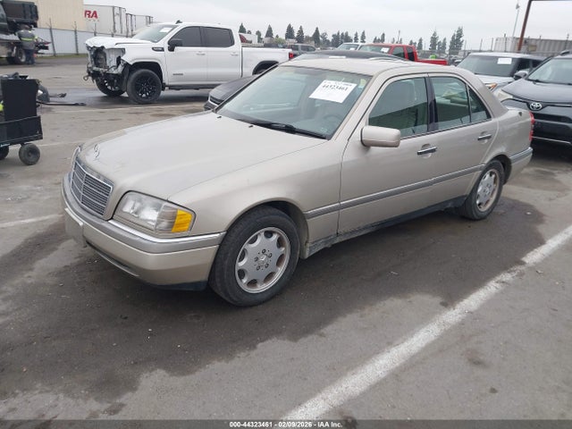 Mercedes-Benz C-Class 220
