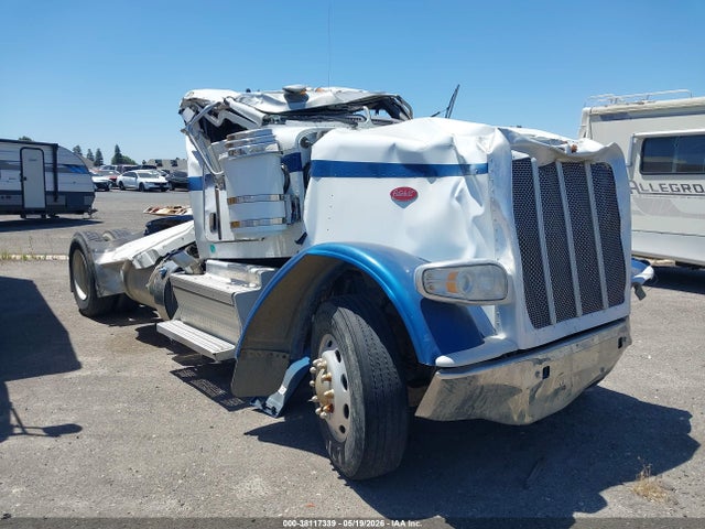 Salvage Peterbilt 389 Image