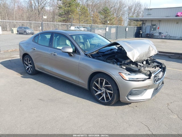 Salvage Volvo S60 Image