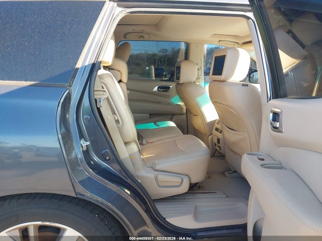Nissan Pathfinder Platinum