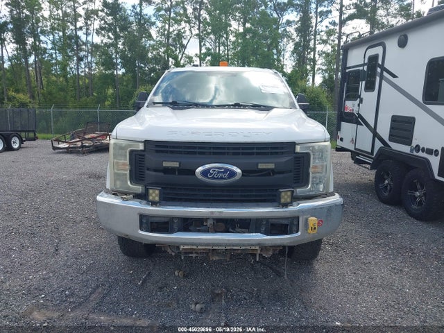 Ford F-350 Xl