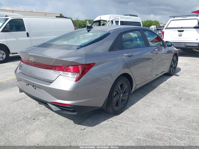Hyundai ELANTRA Sel