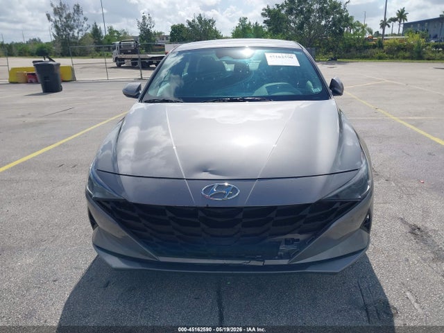 Hyundai ELANTRA Sel