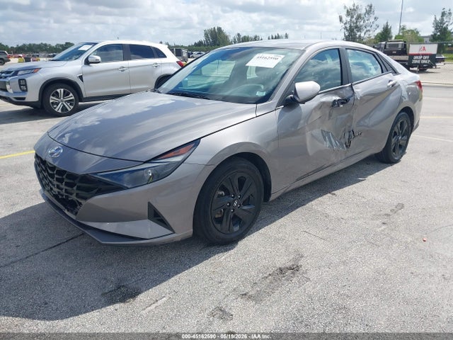 Hyundai ELANTRA Sel