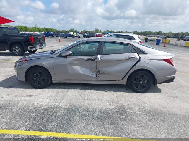 Hyundai ELANTRA Sel