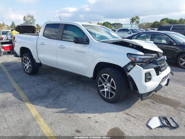 Salvage Chevrolet Colorado Image