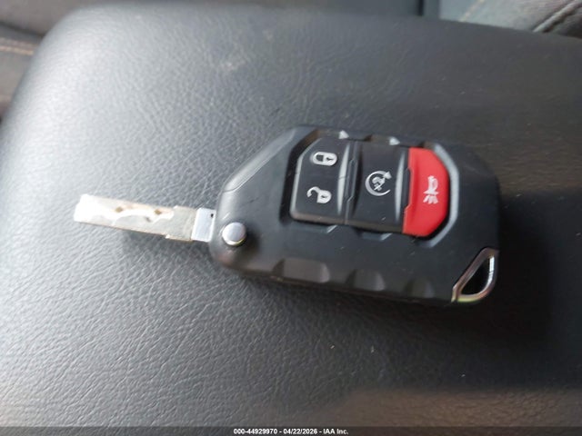 Jeep Wrangler 4-door Summit 4x4